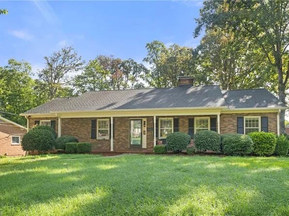 2971 Ormond Dr, Winston Salem, NC 27106