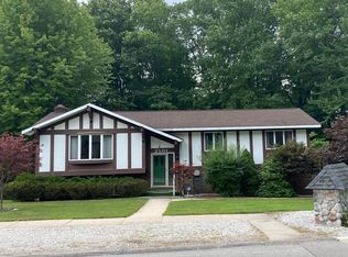 2501 Norcrest Dr, Norton Shores, MI 49441