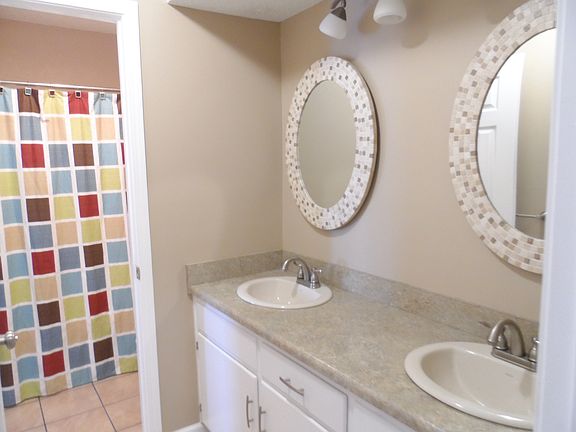 5th image of 4613 NW Amesbury Pl