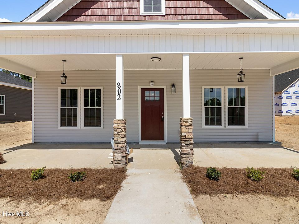 1st image of 802 Holmes Street
