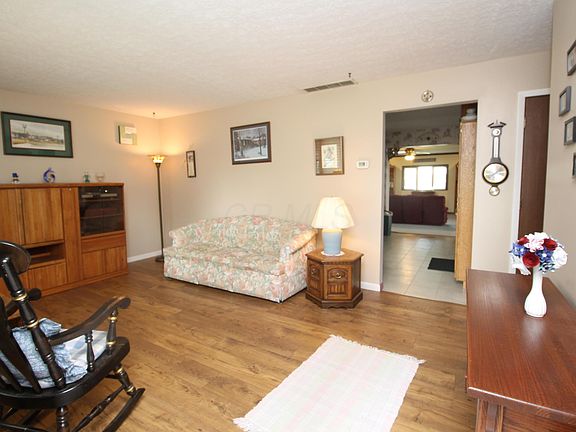 5th image of 145 Township Road 1237