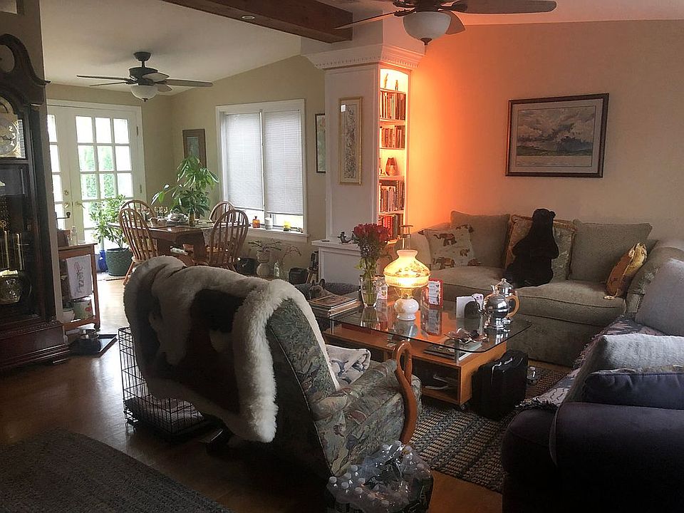 2nd image of 1 Oakview Ln