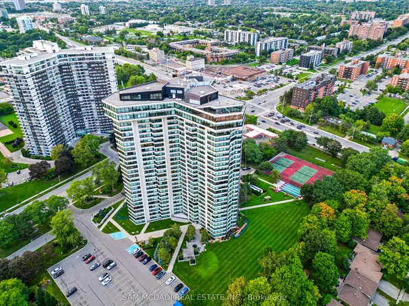 1300 Bloor St #1007, Mississauga, ON L4Y 3Z2