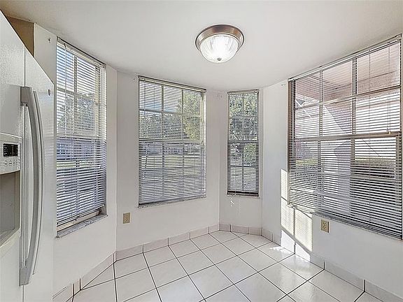 5th image of 11403 VERSAILLES LANE #E