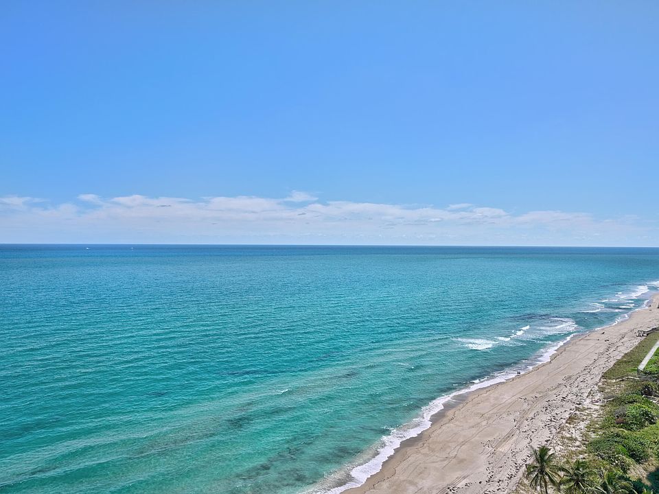 Home For Sale In Corniche