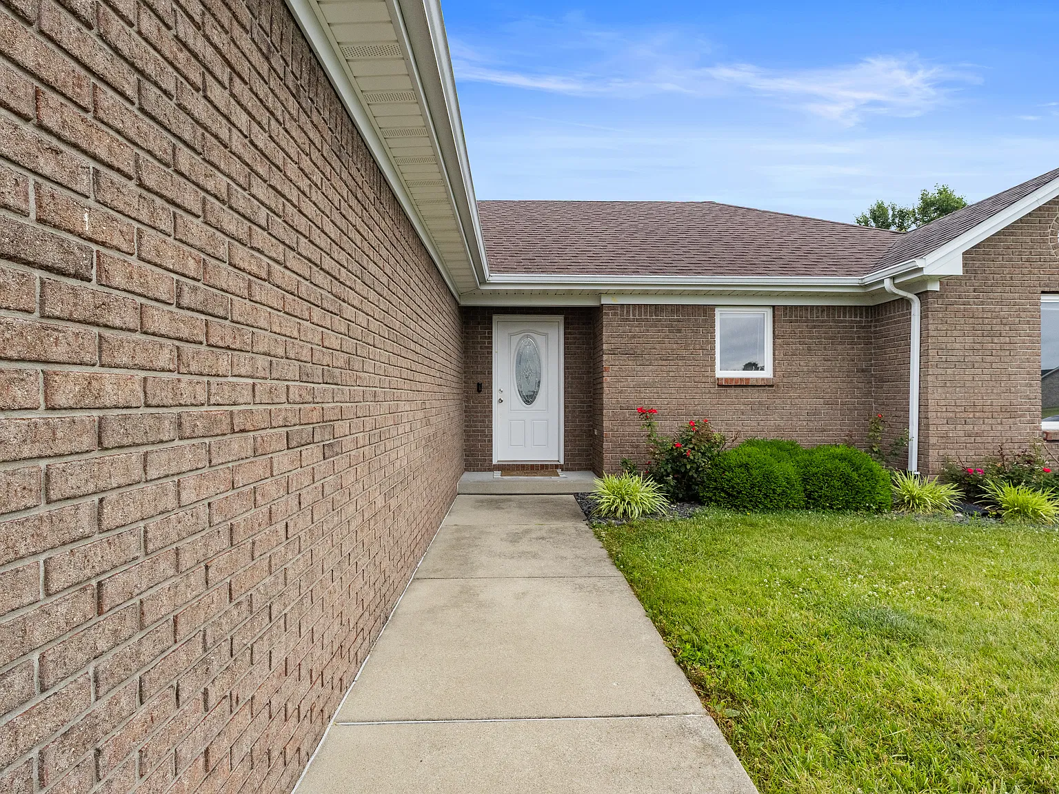 3 bed, 1400 sqft, $1,900 — Photo 3