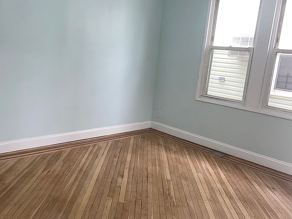3rd image of 1253 E 89th St Floor 1