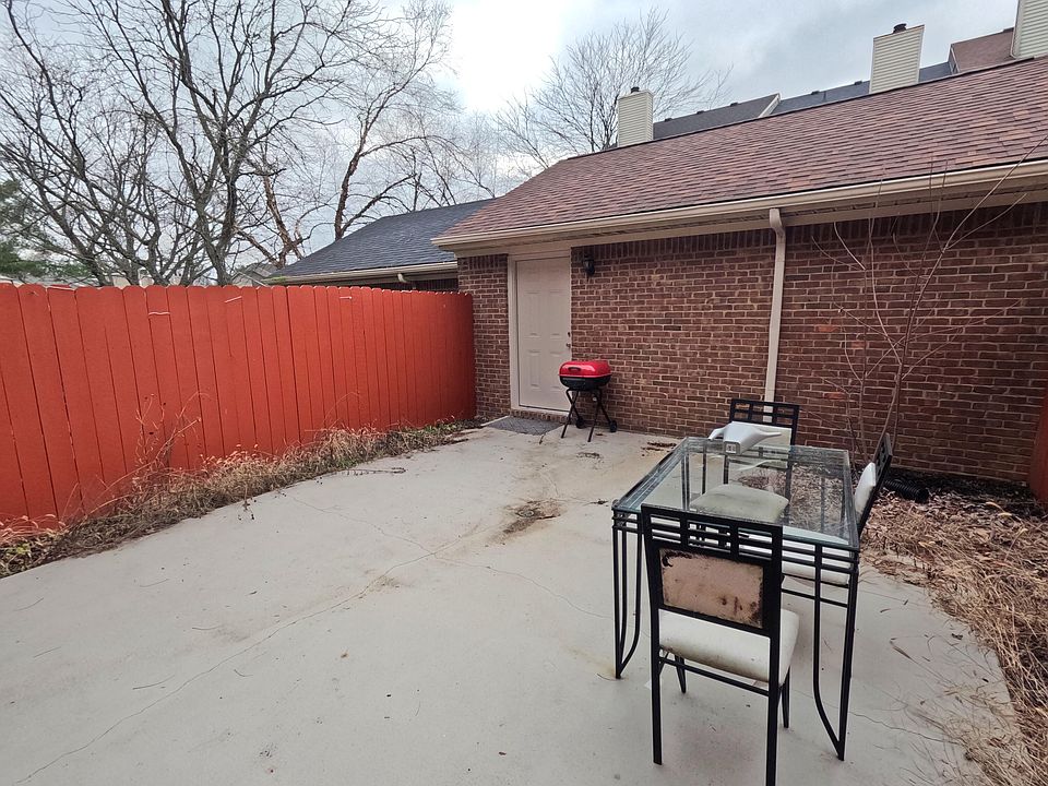 1st image of 313 Bainbridge Dr APT K