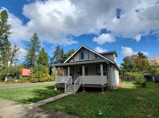 306 S 1st St, Cottage Grove, OR 97424