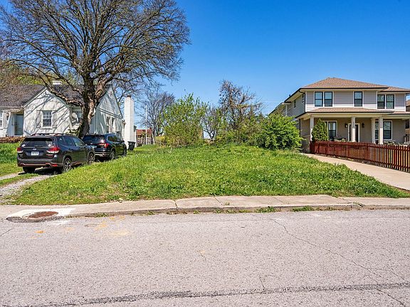 2nd image of 2306 Sunset Pl