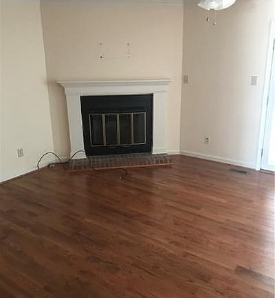 4th image of 4822 Pinedale Blvd