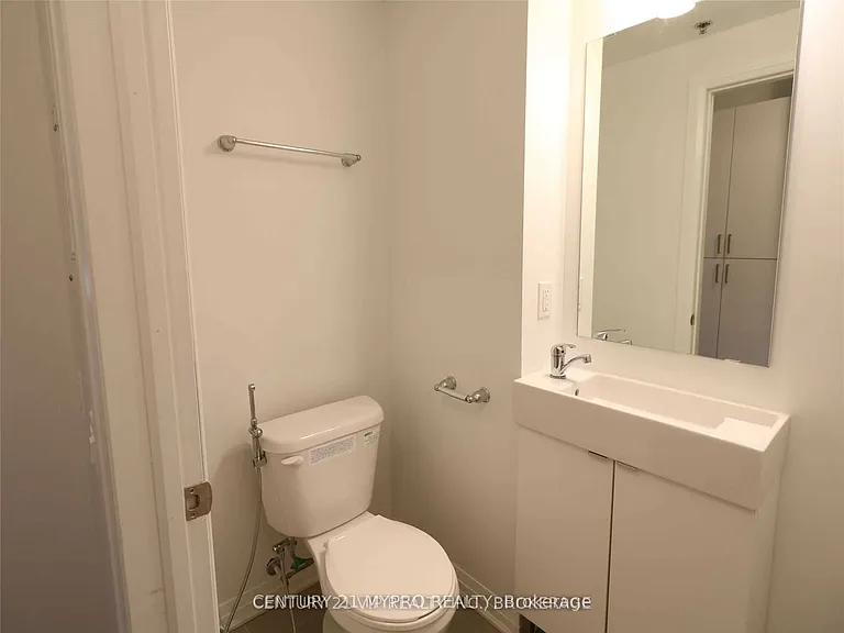 1900 Simcoe St N #528 — Photo 3