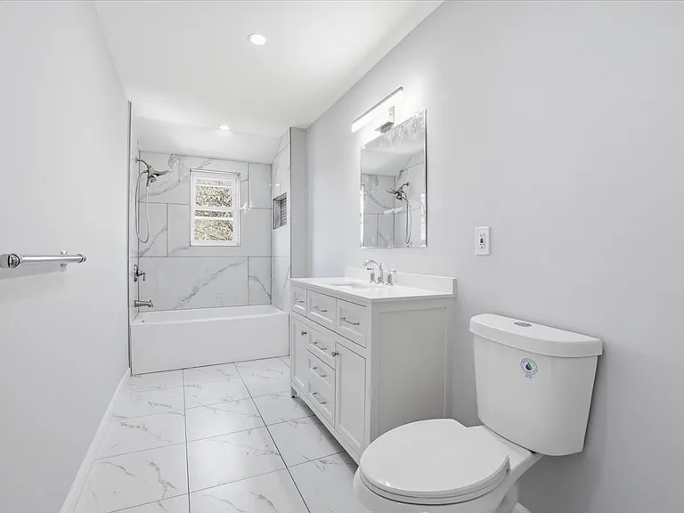 1928 Paterson St #1 — Photo 9