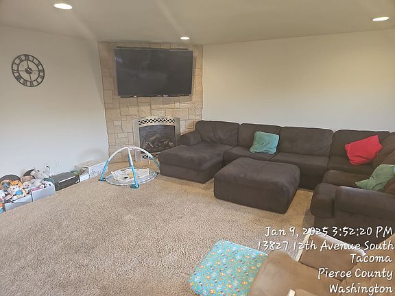 4th image of 13827 12th Ave S #A