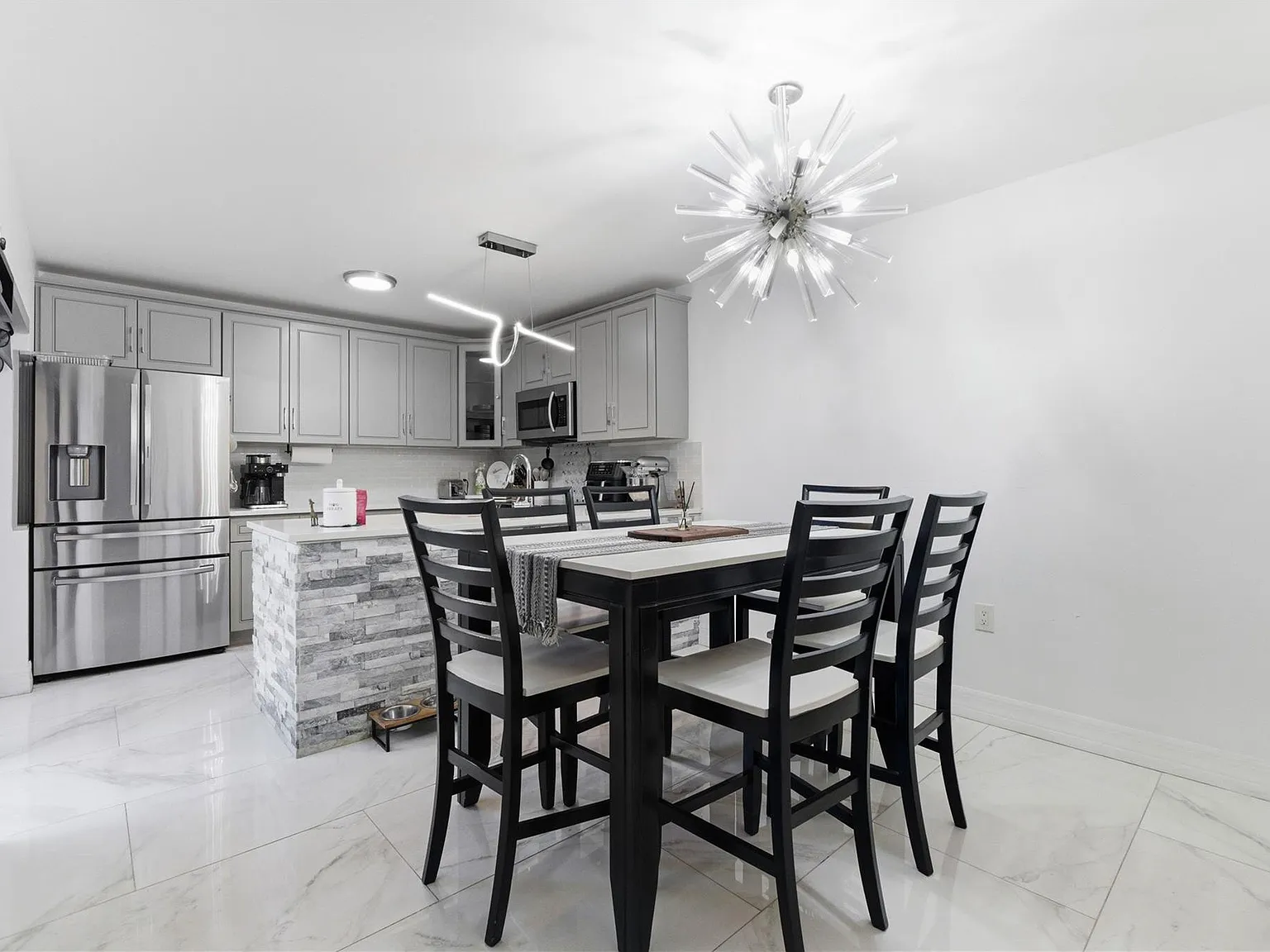2 bed, 2.5 bath, 1236 sqft, $2,550 — Photo 1