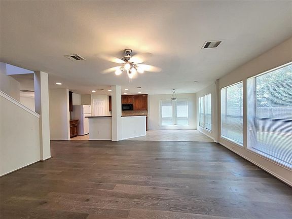 3rd image of 11927 Shallow Oaks Dr