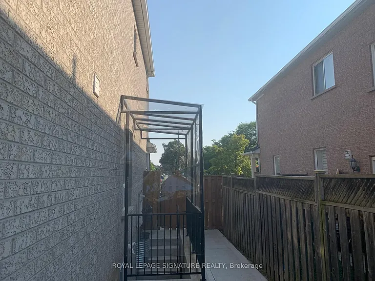 5924 Terranova Dr #MAIN 2ND FLOOR — Photo 16