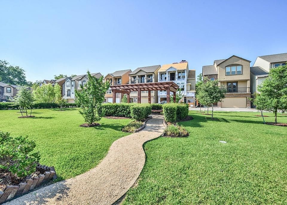 1st image of 11005 Upland Forest Dr