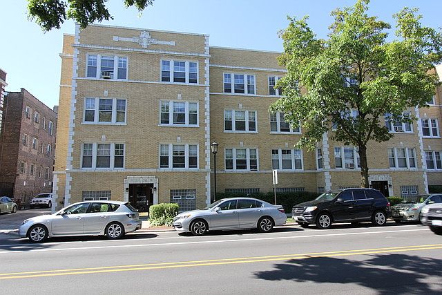 1st image of 217 Chicago Ave APT 1