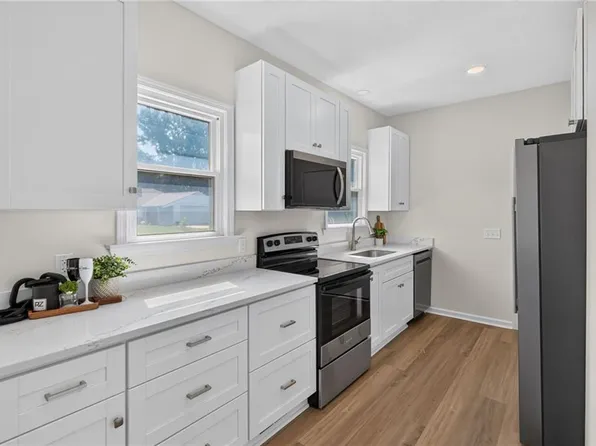 4521 Gibbs Rd, Kansas City, KS 66106