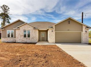 103 Poole Rd, Smithville, TX 78957