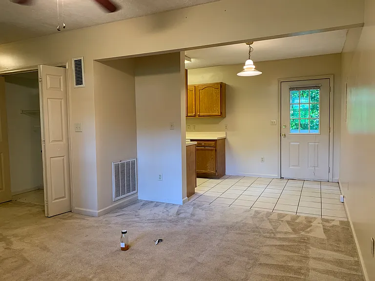 17 King Arthur Pl #B — Photo 7