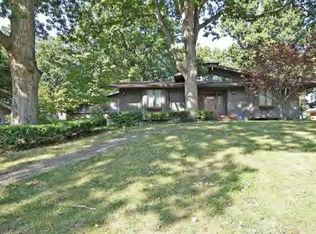 115 Southmoreland Pl, Decatur, IL 62521