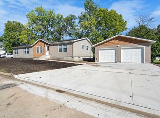 1800 Rolfing St, Charles City, IA 50616