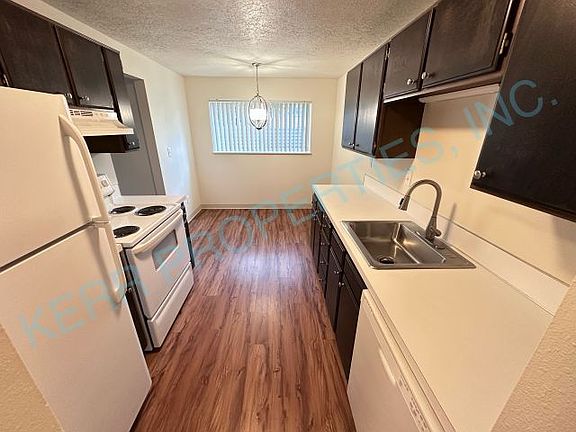 5th image of 6498 Lowry Dr APT 1