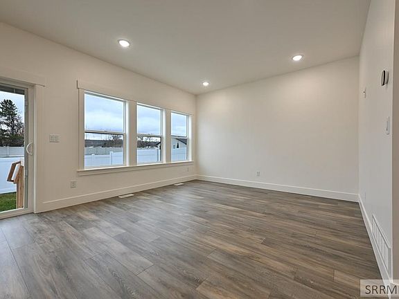 3rd image of 4614 Kapono Ct
