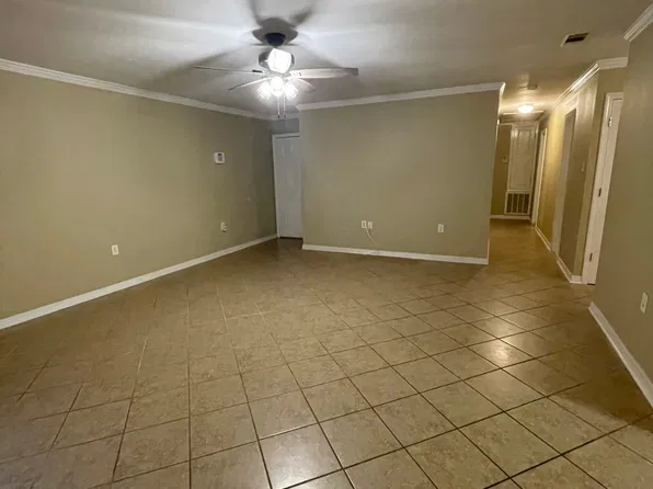 7644 Stonewood St, New Orleans, LA 70128