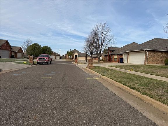 3rd image of 813 SW 161st St