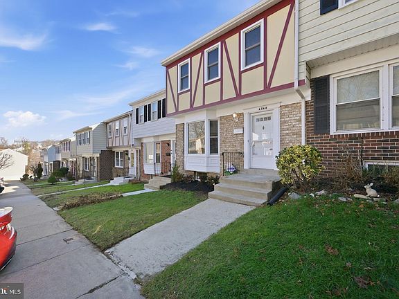 3rd image of 4044 Hanson Oaks Dr