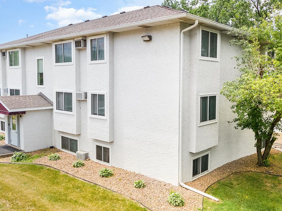 1st image of 1011 Westminster St #203