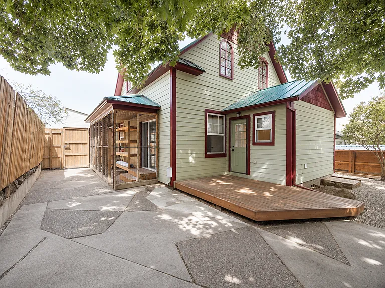 146 NW Jefferson Pl — Photo 38