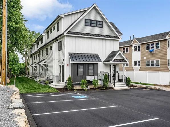 1514 Gorham St #1, Lowell, MA 01852