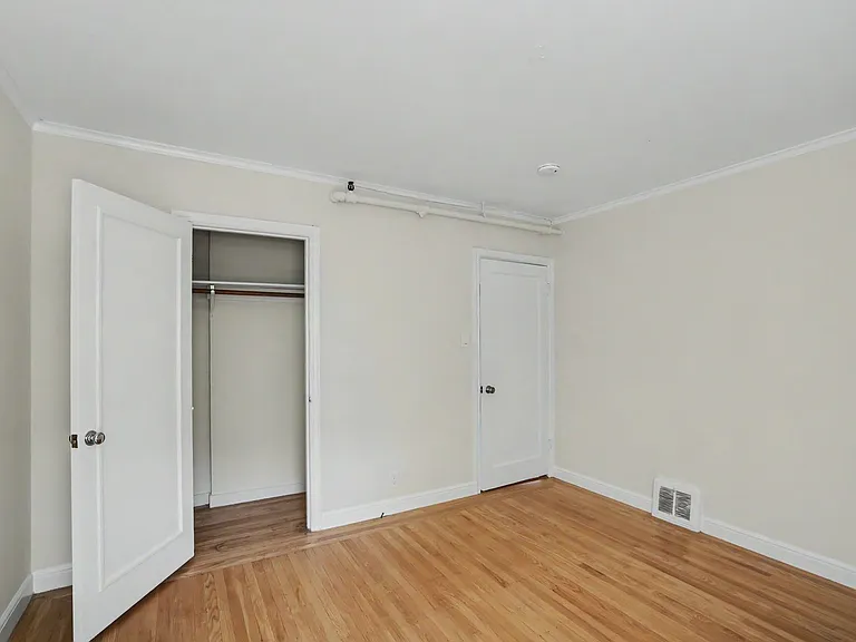 Renovated 3br W/ Dining Room. Views! Parking Avail., Free Laundry! — Photo 22