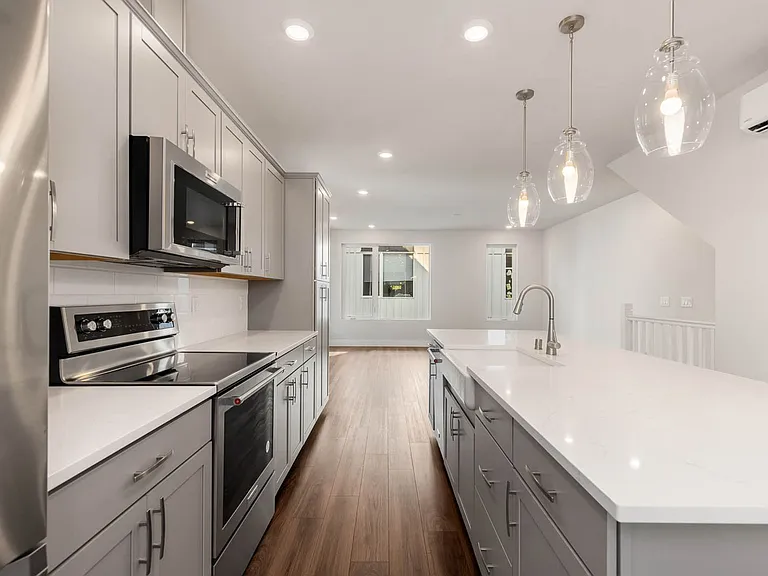 13335 Greenwood Ave N #D — Photo 12