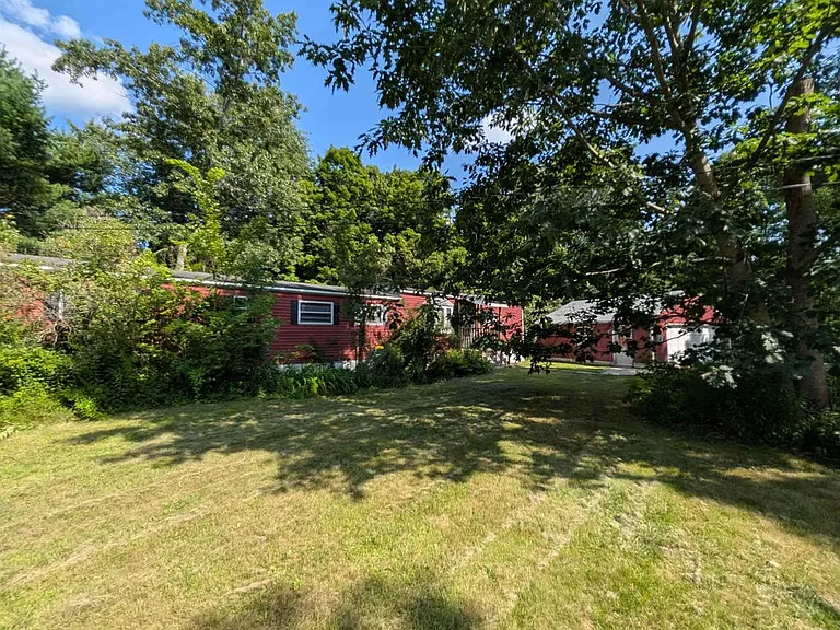 14 Seagroves St — Photo 23