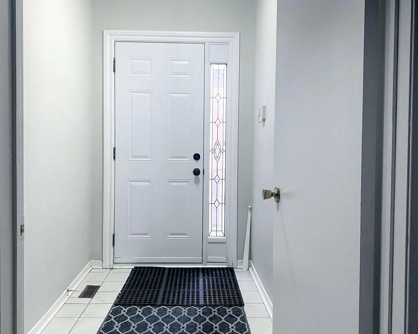2 bed, $1,300 — Photo 2