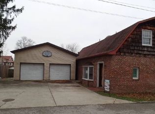 203 Reynolds St, Hurricane, WV 25526