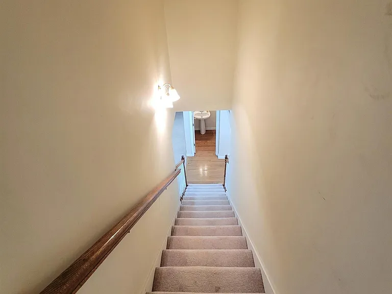 225 Lockmeade Way — Photo 20