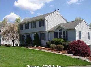 197 Woodberry Hill Dr, Southington, CT 06489
