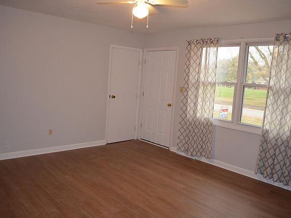 2nd image of 127 Dorothy Ln