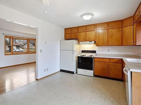 4th image of 6640 Oakwood St