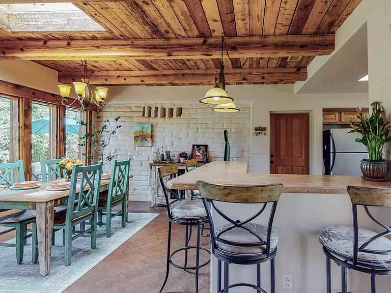 Kitchen bar and dining area