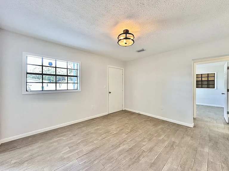 2928 W Elrod Ave — Photo 14