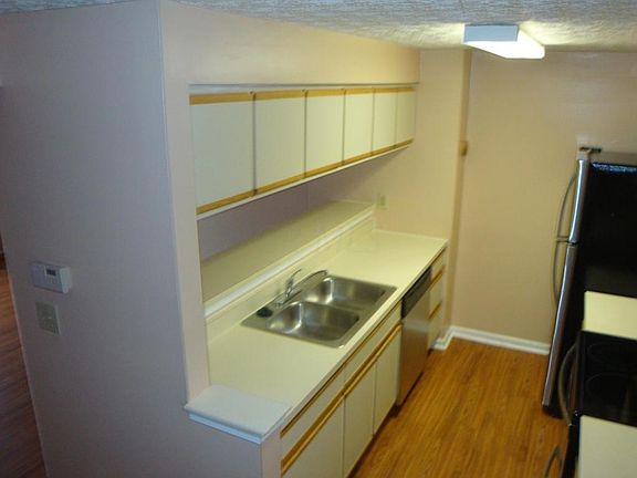 4th image of 7563 Bay Hill Dr