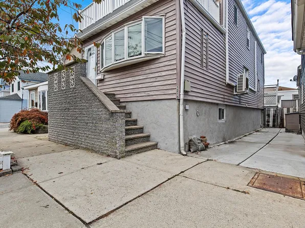 12-15 Cross Bay Blvd House Far, Far Rockaway, NY 11693