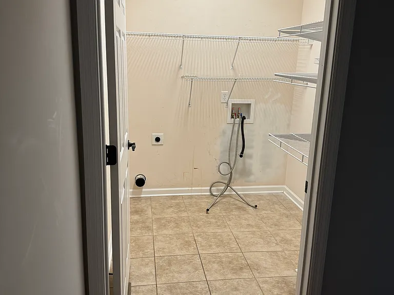 8734 McKenzie Farm Dr — Photo 32